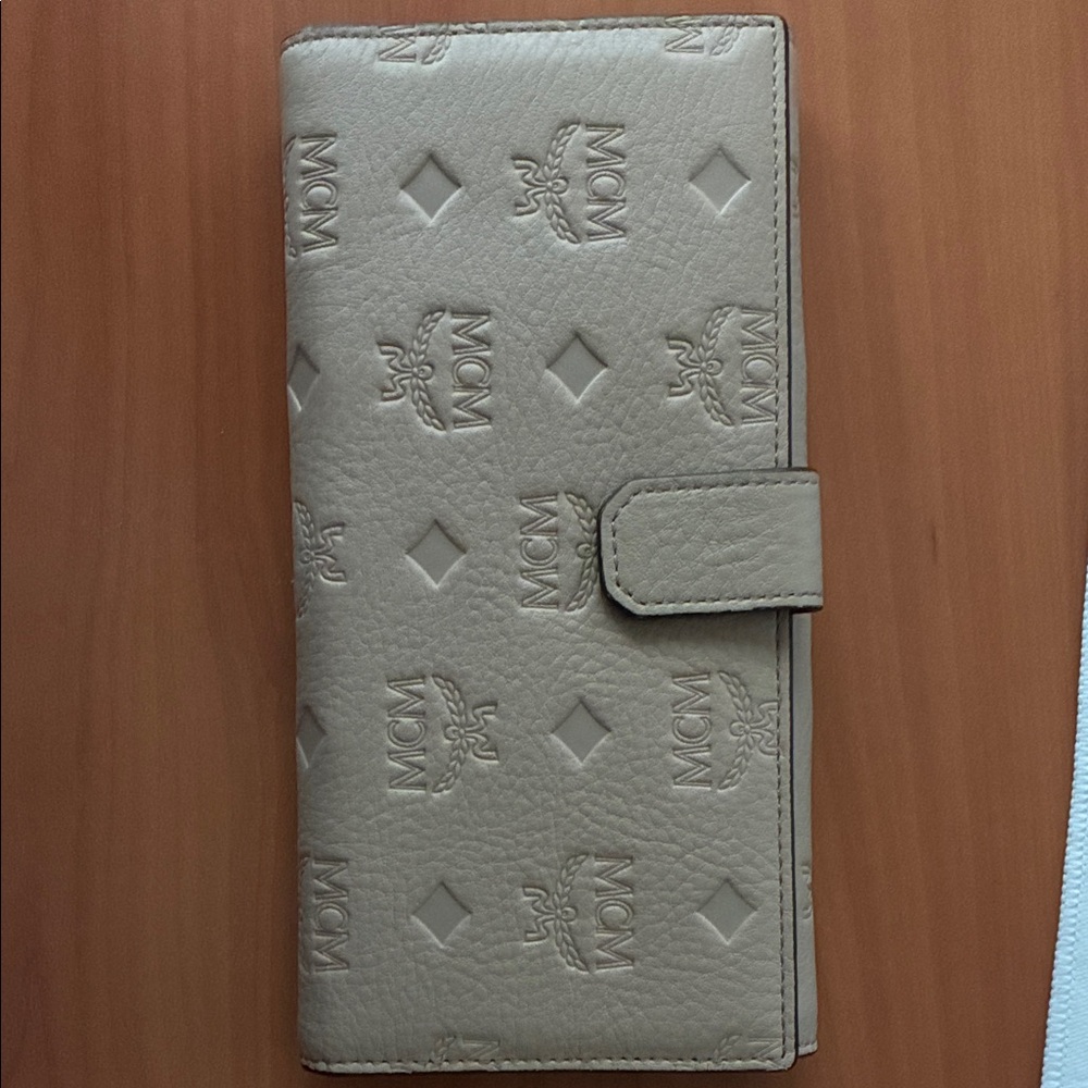 MCM Beige Flap Wallet - Picture 4 of 6